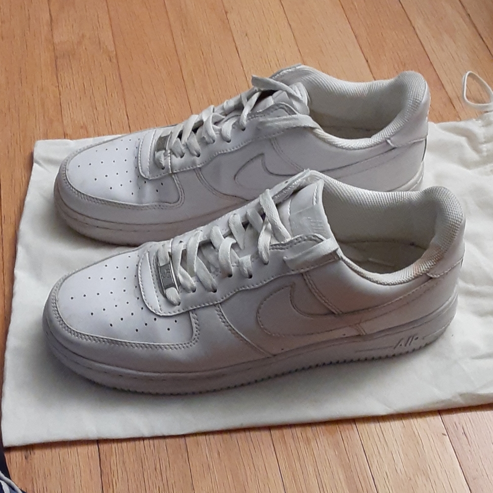 Sneaker - Picture 3 of 9